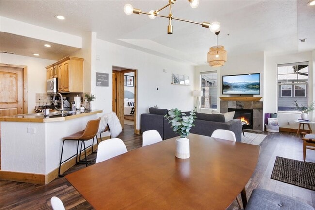 property at 1734 Redstone Ave