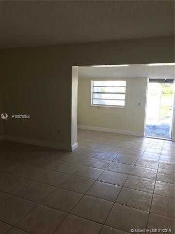 2660 NE 212th Terrace-Unit -A in Miami, FL - Building Photo - Building Photo