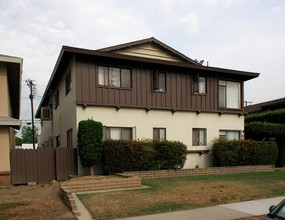 813-817 N Palmetto Ave in Ontario, CA - Foto de edificio - Building Photo