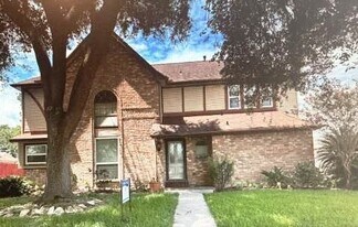 15502 Rio Plaza Dr in Houston, TX - Building Photo