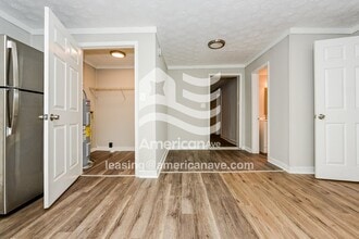 214 Peachtree St in Lagrange, GA - Foto de edificio - Building Photo