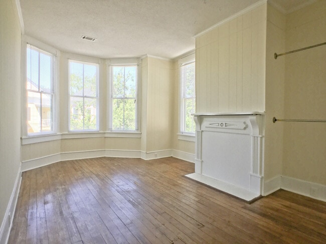 407 E Park Ave in Savannah, GA - Foto de edificio - Building Photo