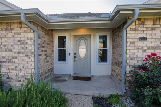 7102 Lyons Rd in Garland, TX - Building Photo - Building Photo