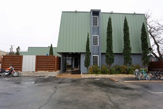 Avenel in Austin, TX - Foto de edificio - Building Photo