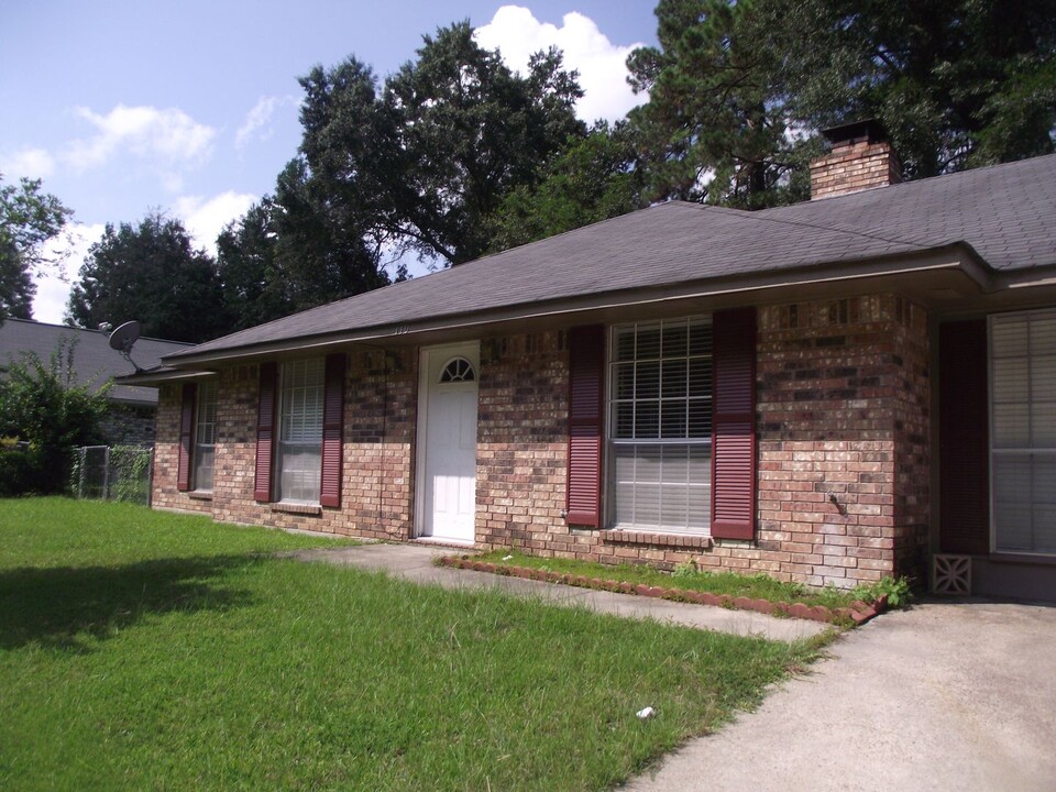 110 Kimberly Dr in Leesville, LA - Building Photo