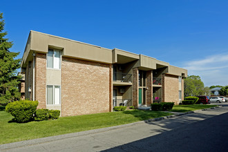 Madison Park Apartments in Madison Heights, MI - Foto de edificio - Building Photo