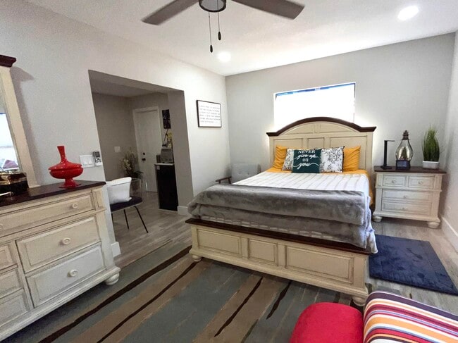 2474 SE Calais St in Port St. Lucie, FL - Building Photo - Building Photo