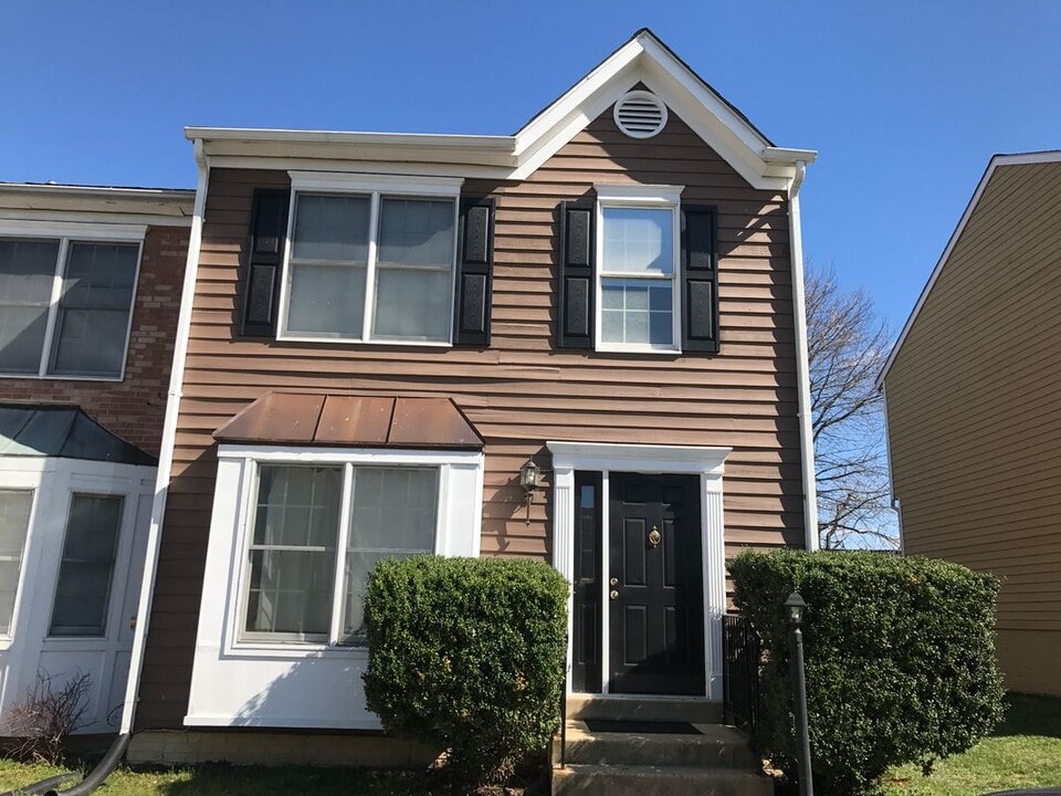 12415 Turtle Dove Pl in Waldorf, MD - Foto de edificio