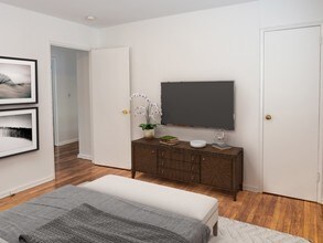 Groton Townhouse Apartments in Groton, CT - Foto de edificio - Building Photo