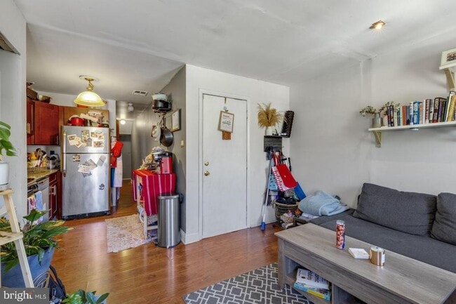 238 W Girard Ave in Philadelphia, PA - Building Photo - Building Photo