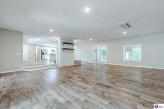 343 Meadowview Dr in Elizabethtown, KY - Building Photo - Building Photo