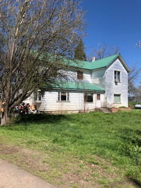 62761 Gekeler Ln in La Grande, OR - Building Photo