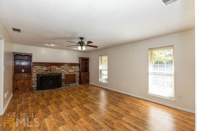 404 E First St in Springfield, GA - Building Photo - Building Photo