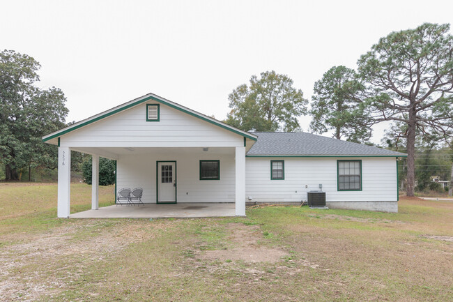 5396 Jackson Bluff Rd in Tallahassee, FL - Building Photo - Building Photo