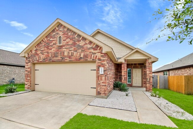 2335 Spring Hollow Dr in Baytown, TX - Building Photo - Building Photo