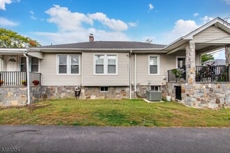 3 Grey Rock Ave in Little Falls, NJ - Building Photo - Building Photo