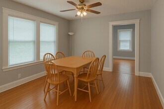 125 E Elm Ave in Quincy, MA - Building Photo - Building Photo