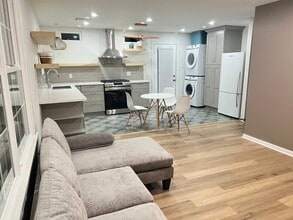 7900 Richard St in Metairie, LA - Foto de edificio - Building Photo