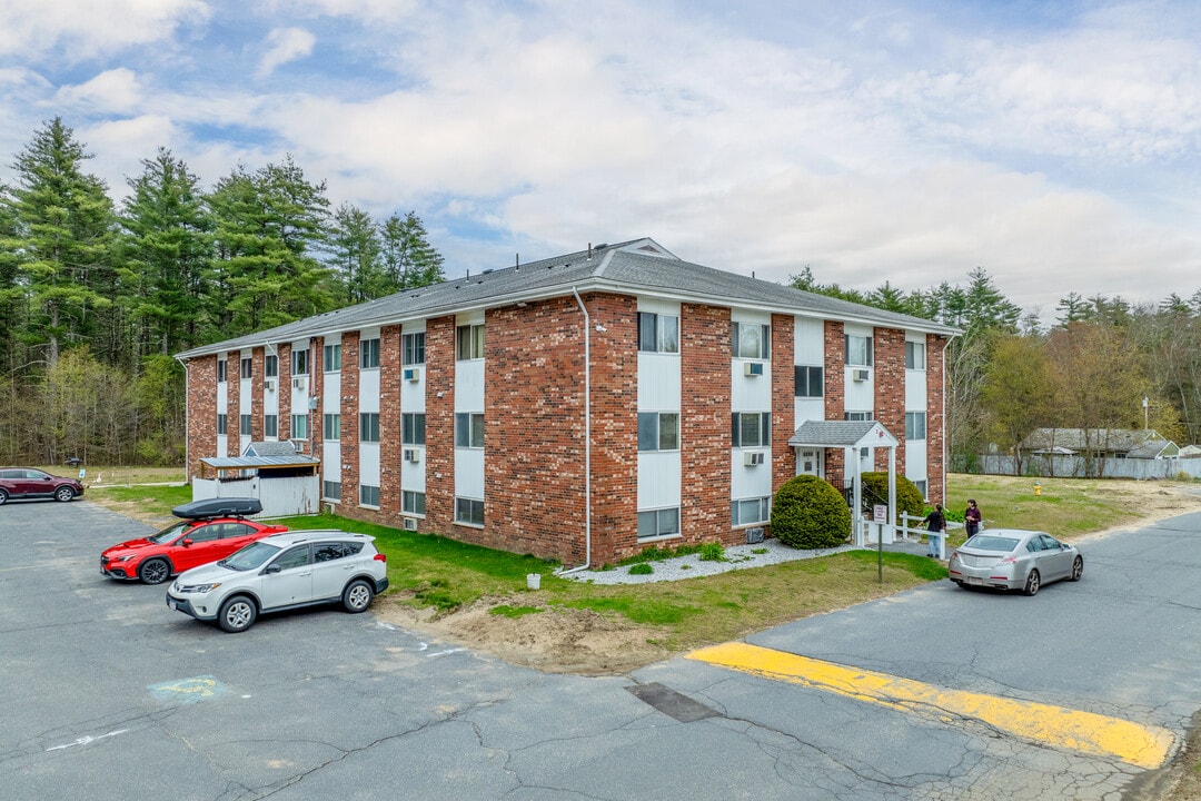 Country Estates Condominiums in Townsend, MA - Foto de edificio