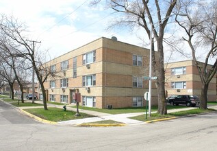 1806 Armitage Ave in Melrose Park, IL - Foto de edificio - Building Photo