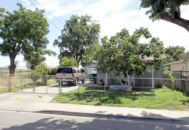 636 Conejo Ave in Modesto, CA - Building Photo - Building Photo