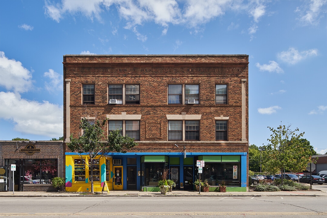 1233 Chicago Ave in Evanston, IL - Building Photo