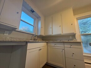 818 Pine St in Bristol, CT - Building Photo - Building Photo