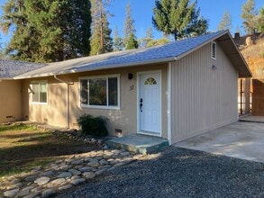 31 Barbara Ave in Weaverville, CA - Building Photo - Building Photo