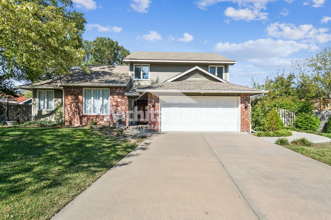 2226 S Linden Ct in Wichita, KS - Building Photo