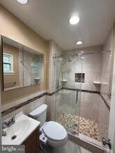 6919 Rolling Rd in West Springfield, VA - Building Photo - Building Photo