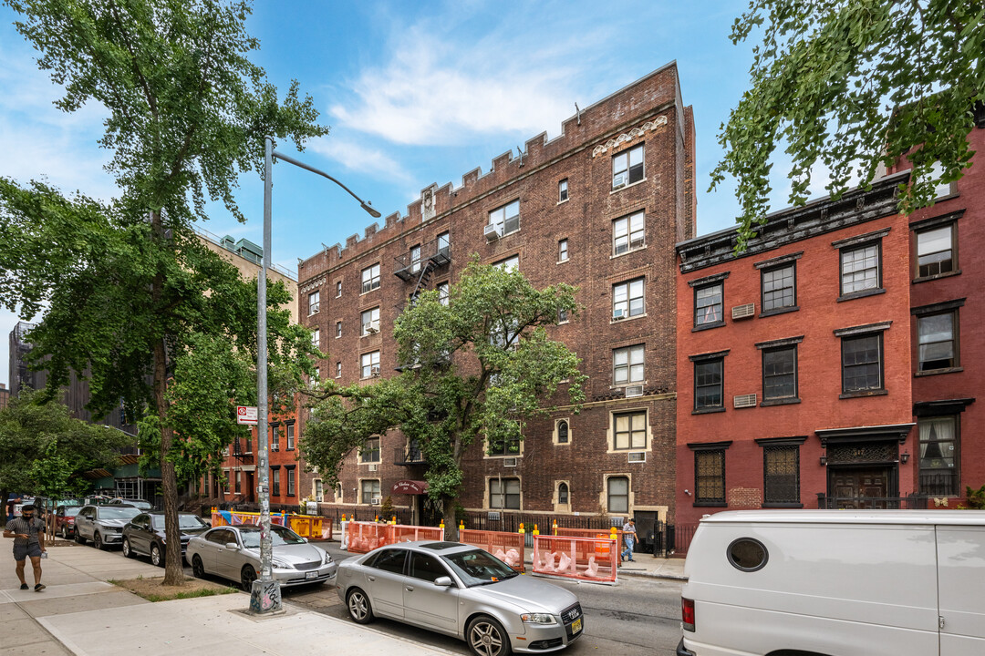 The Chelsea Arms in New York, NY - Foto de edificio