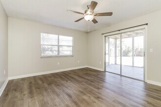 7964 Putnam Cir in New Port Richey, FL - Foto de edificio - Building Photo