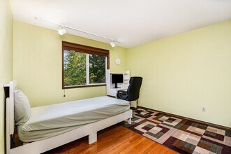 6163 144th Pl SE in Bellevue, WA - Building Photo - Building Photo
