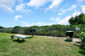 1311 Lake Park Blvd S in Carolina Beach, NC - Building Photo - Building Photo