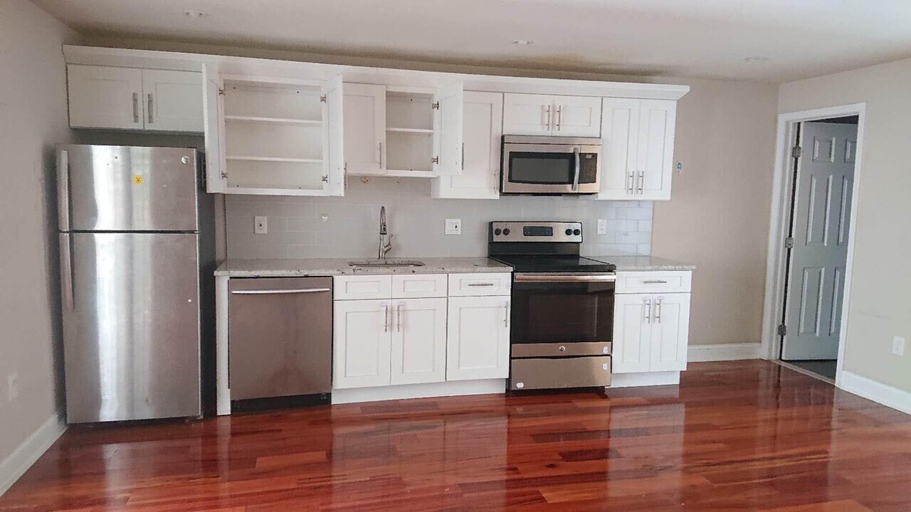 1118 S 12th St in Philadelphia, PA - Building Photo