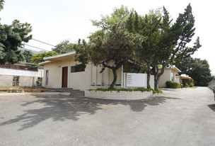 2688 Lake Ave in Altadena, CA - Building Photo