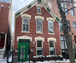 1023 N Winchester Ave, Unit 2 in Chicago, IL - Foto de edificio - Building Photo