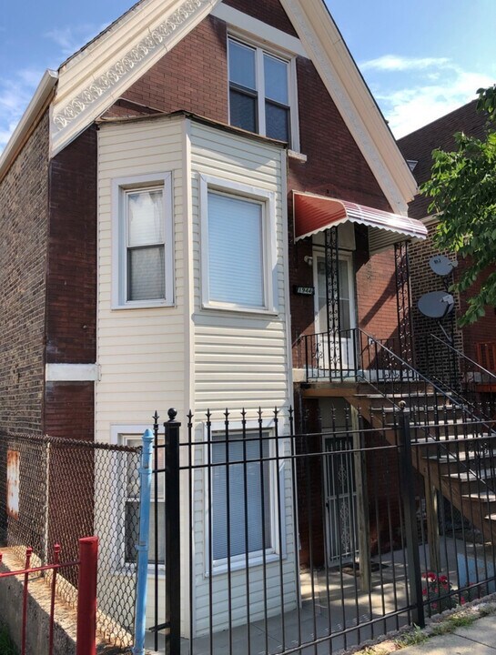 1944 W 35th St in Chicago, IL - Building Photo