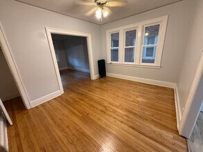 914 Beaconsfield Ave, Unit 1 in Grosse Pointe Park, MI - Building Photo - Building Photo