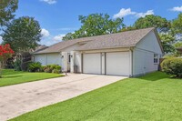 2784 Forest Point Dr in League City, TX - Building Photo - Building Photo