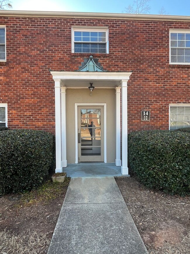100 Lewis Dr in Greenville, SC - Building Photo - Building Photo