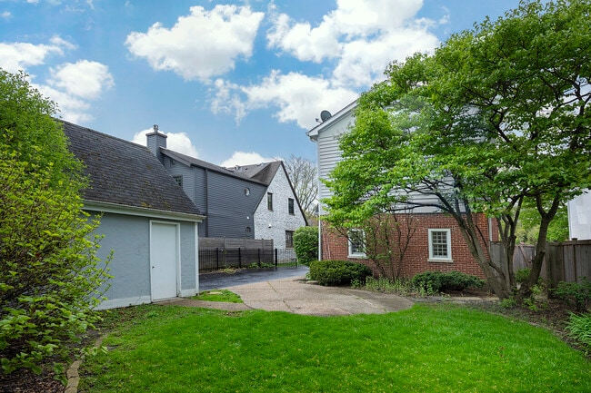 651 Brier St in Kenilworth, IL - Building Photo - Building Photo