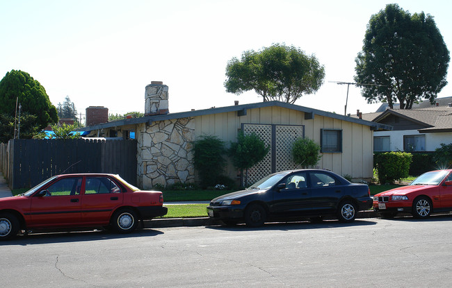 149-159 N Holly St in Orange, CA - Building Photo - Building Photo