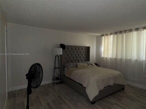 8970 S Hollybrook Blvd in Pembroke Pines, FL - Building Photo - Building Photo