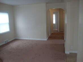 7535 Republic Ave in Warren, MI - Building Photo - Building Photo