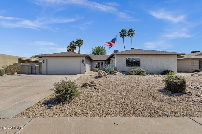 property at 4913 E Acoma Dr