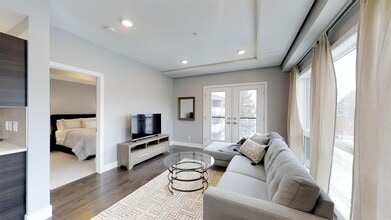 10006-383 83 Ave NW in Edmonton, AB - Building Photo - Building Photo