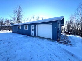 5660 W Hollywood Rd in Wasilla, AK - Building Photo