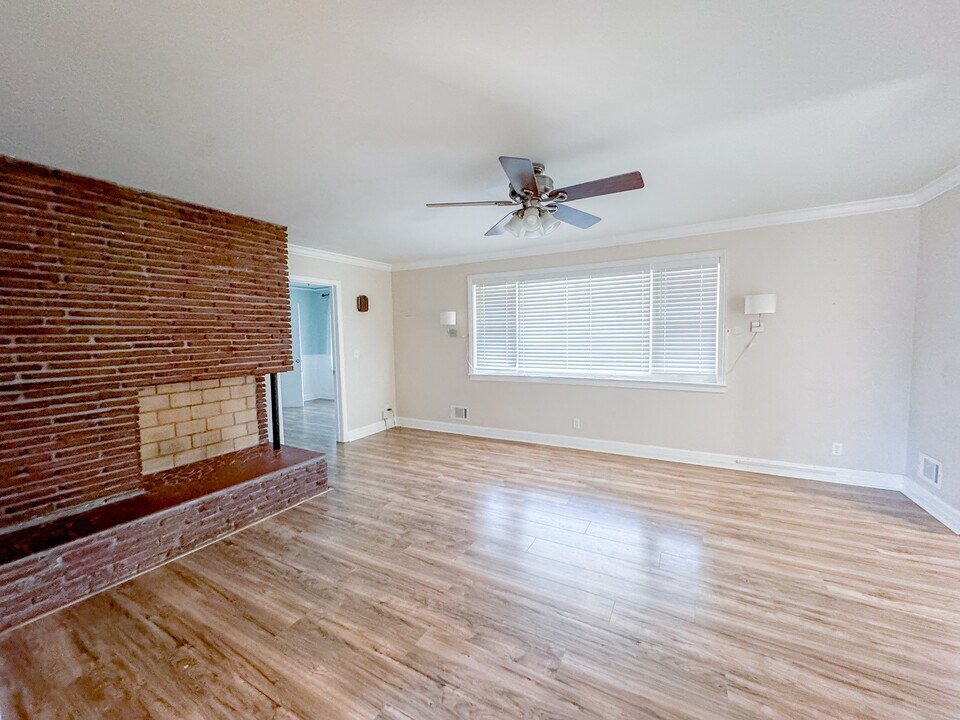 13 Owens Rd in Taylors, SC - Building Photo