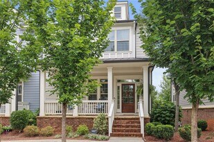 1007 Edgemont Dr in Alpharetta, GA - Building Photo